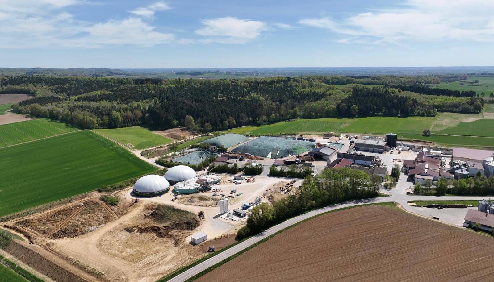 Luftbild der Biomethan-Anlage in Ziertheim, Landkreis Dillingen